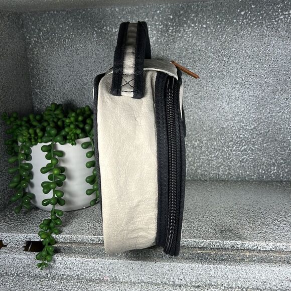 Out Of The Woods Sustainable Reusable Vegan Lunch Box Insulated Bag - Picture 4 of 7